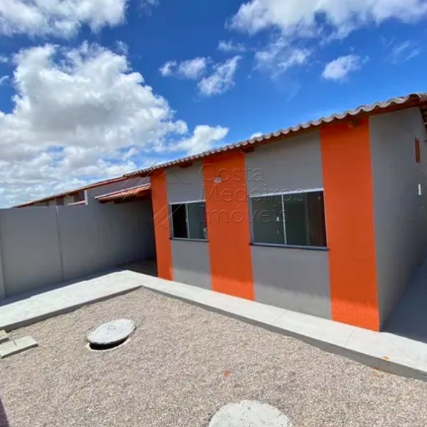 Casa a venda - 2/4 com suíte - 86 m² - ENTRADA ZERO - DOCUMENTAÇÃO GRÁTIS