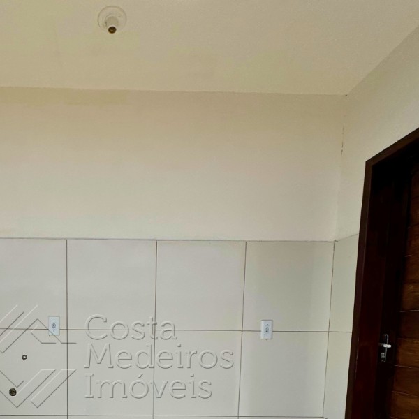 Casa com 2 Quartos (1 Suíte) e Amplo Terreno no Jardim Botânico!