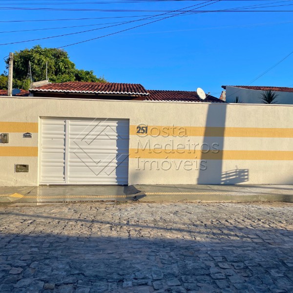 Casa com 2 quartos no Alto de Extremoz - Documentação Grátis