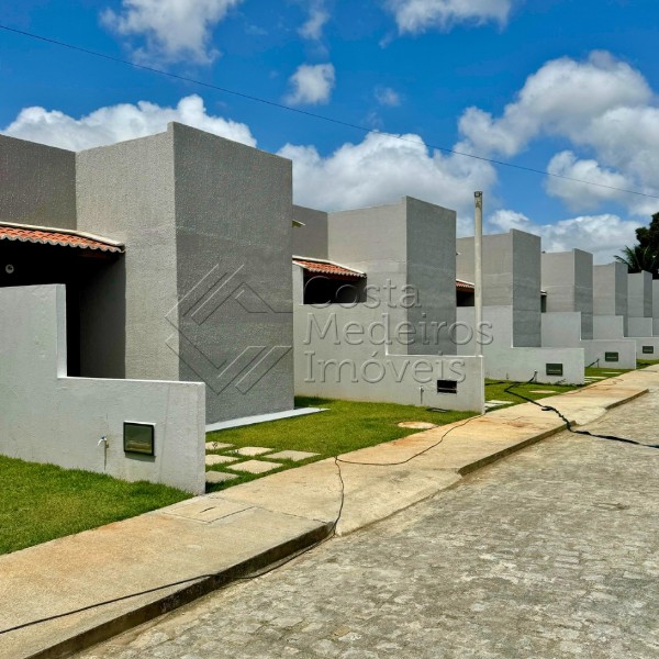 Casa em Condomínio fechado com 2 quartos sendo um suíte em Extremoz!