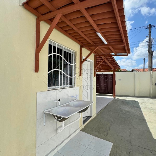 Oportunidade! Linda casa com terreno próxima ao Centro de Extremoz!